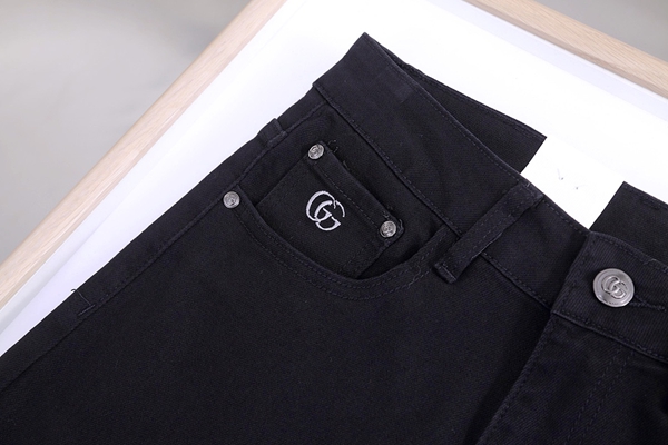 ブランドジーンズ着用イメージ